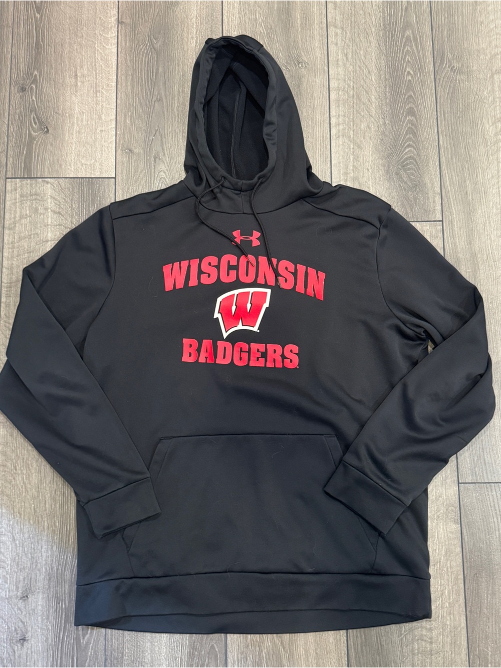 Under Armour Wisconsin Badgers hoodie with red text and logo, size XL